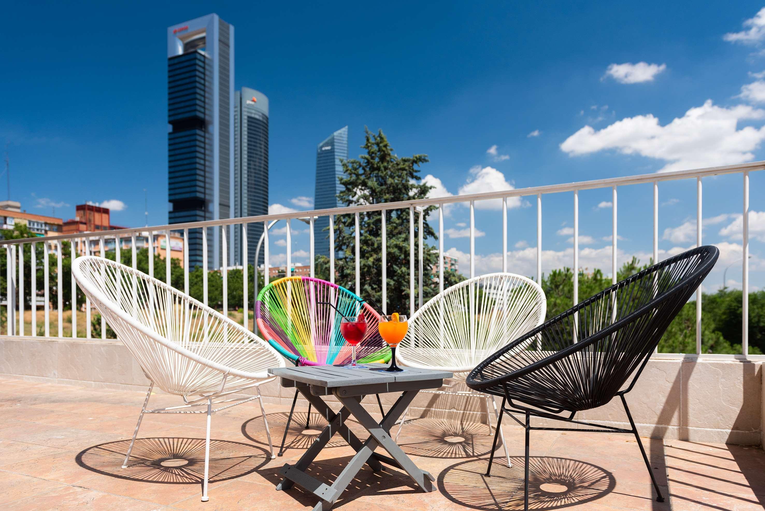 Hotel Madrid Chamartin, Affiliated By Melia Exteriör bild