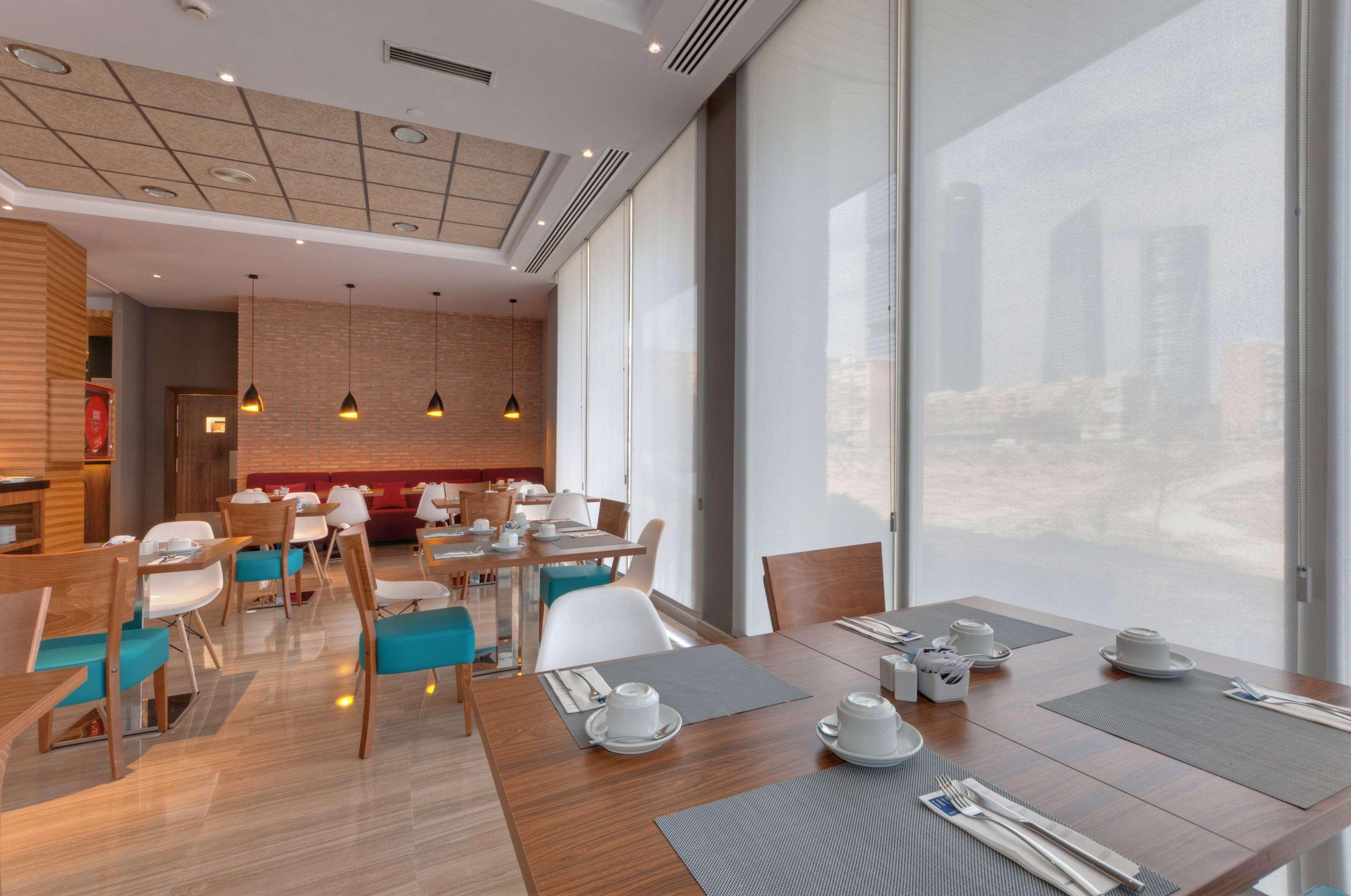 Hotel Madrid Chamartin, Affiliated By Melia Exteriör bild
