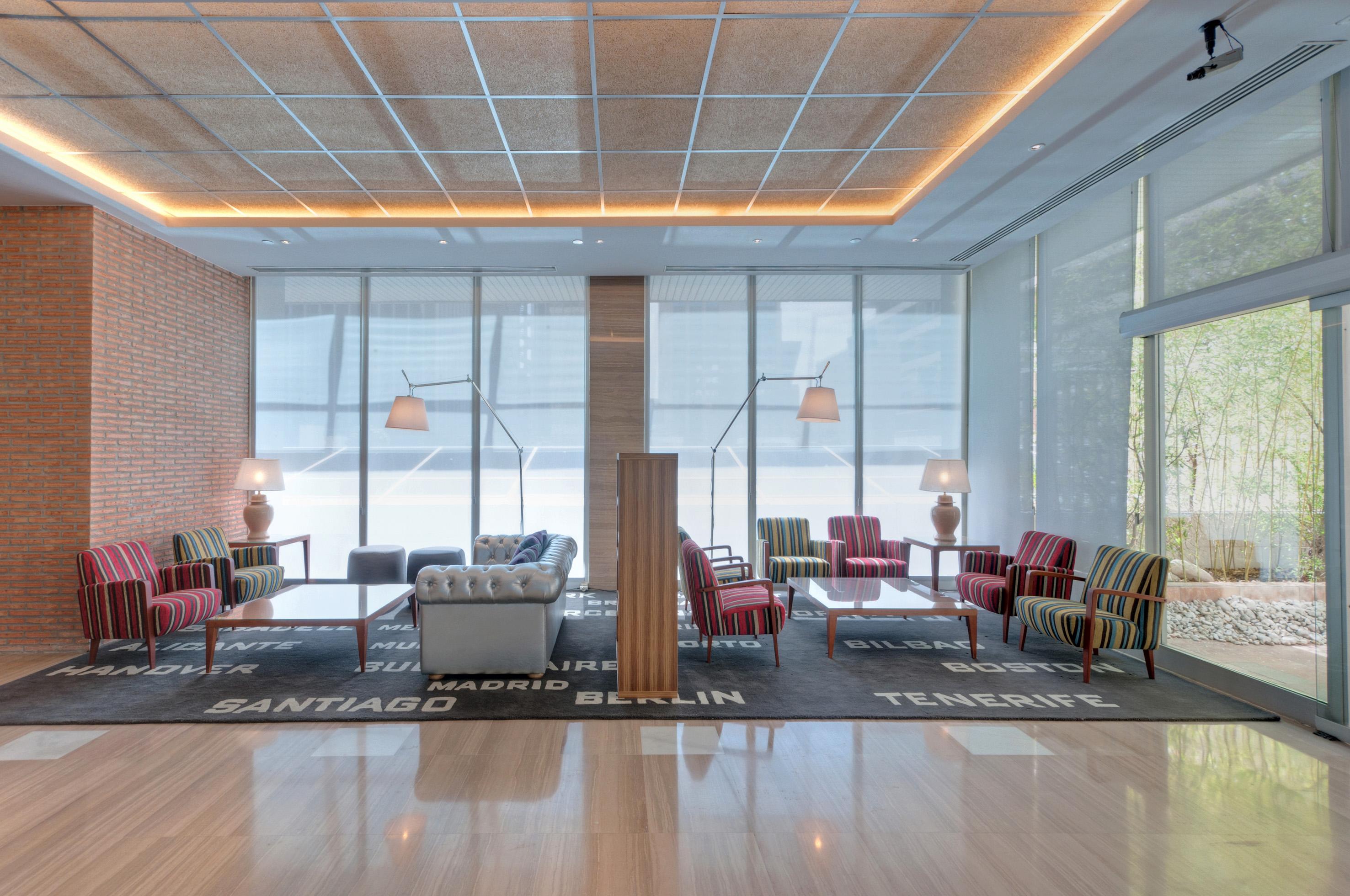 Hotel Madrid Chamartin, Affiliated By Melia Exteriör bild