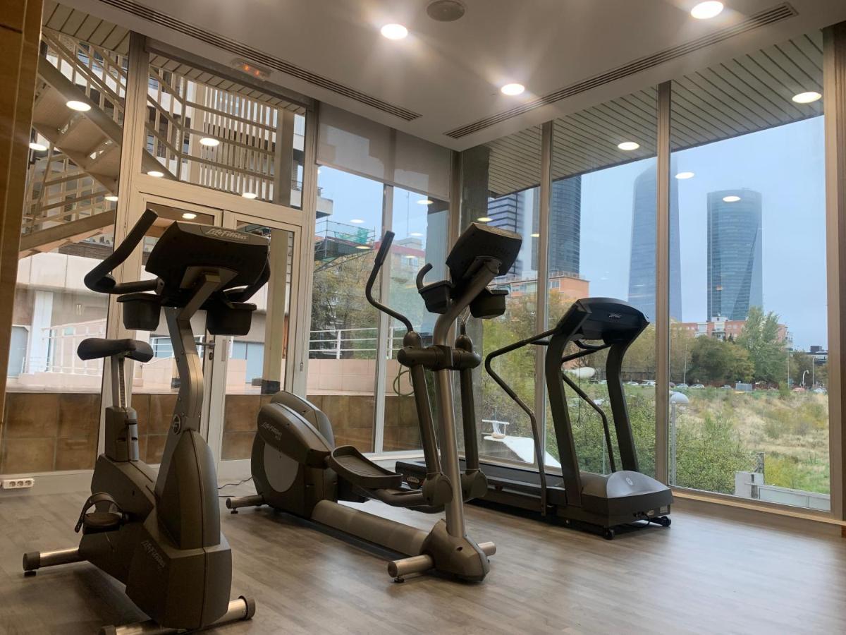 Hotel Madrid Chamartin, Affiliated By Melia Exteriör bild