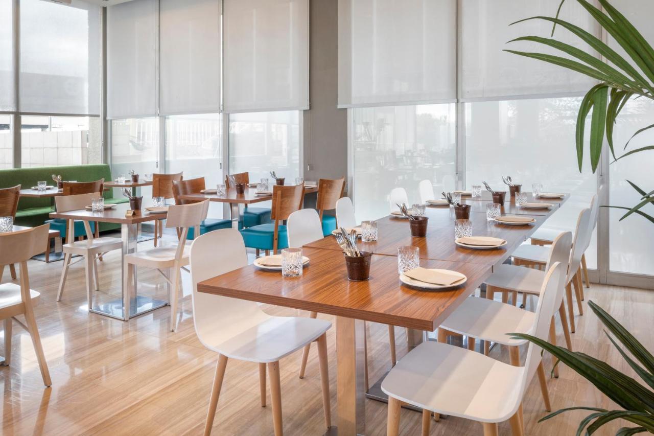 Hotel Madrid Chamartin, Affiliated By Melia Exteriör bild