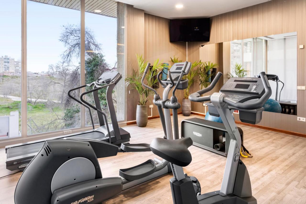 Hotel Madrid Chamartin, Affiliated By Melia Exteriör bild