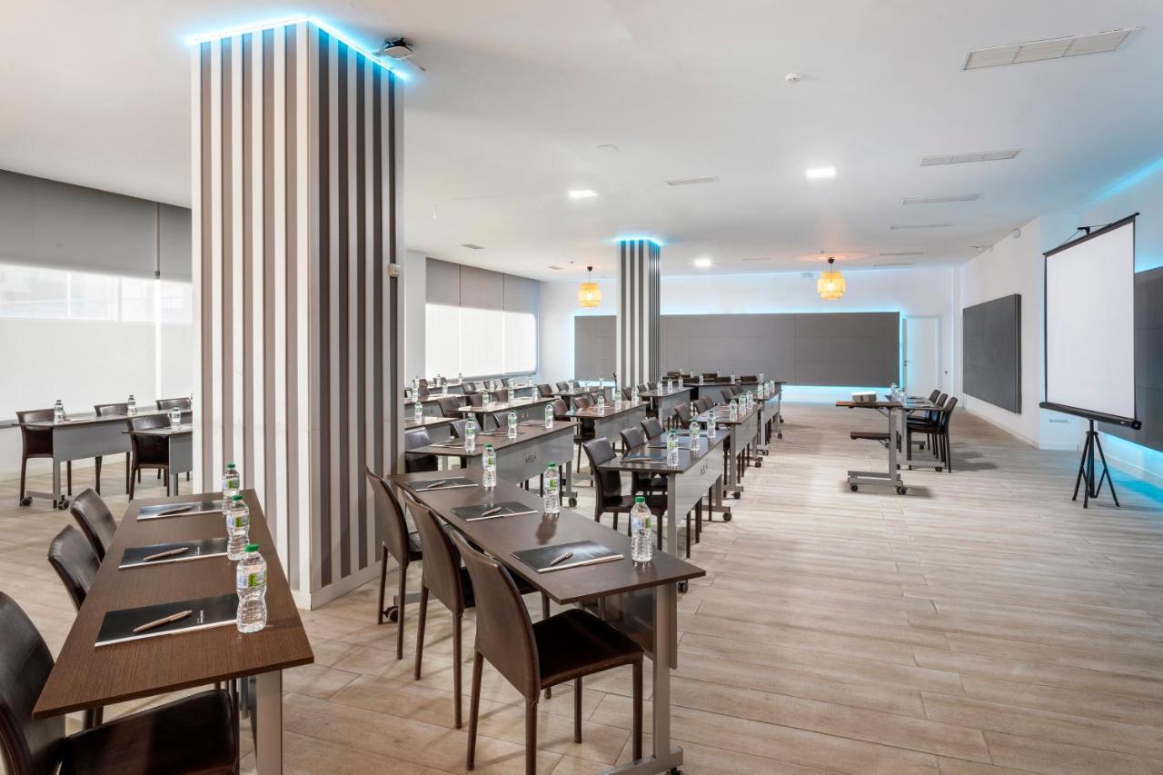 Hotel Madrid Chamartin, Affiliated By Melia Exteriör bild