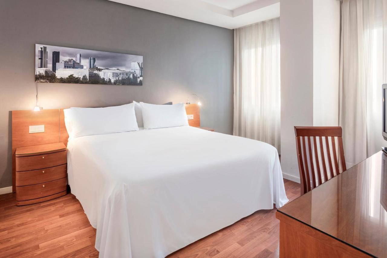 Hotel Madrid Chamartin, Affiliated By Melia Exteriör bild