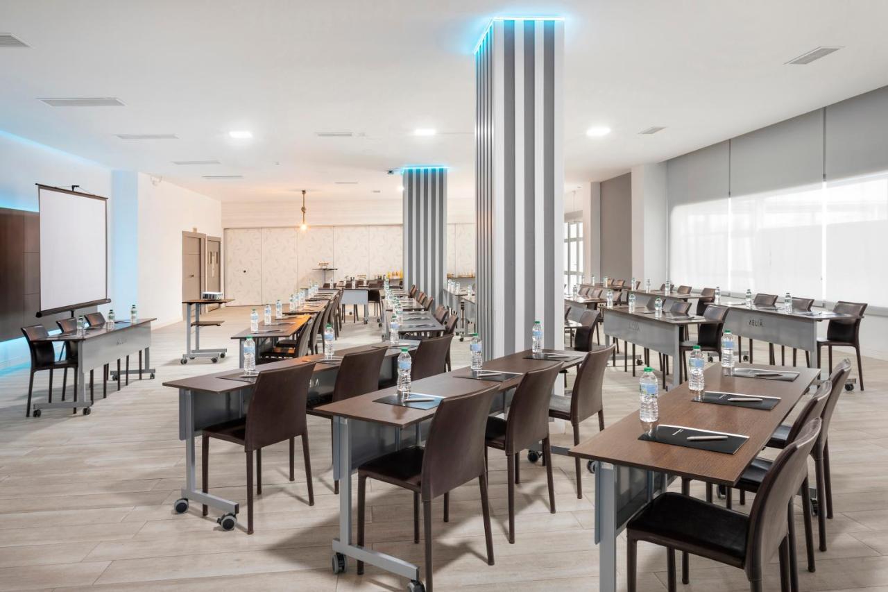 Hotel Madrid Chamartin, Affiliated By Melia Exteriör bild