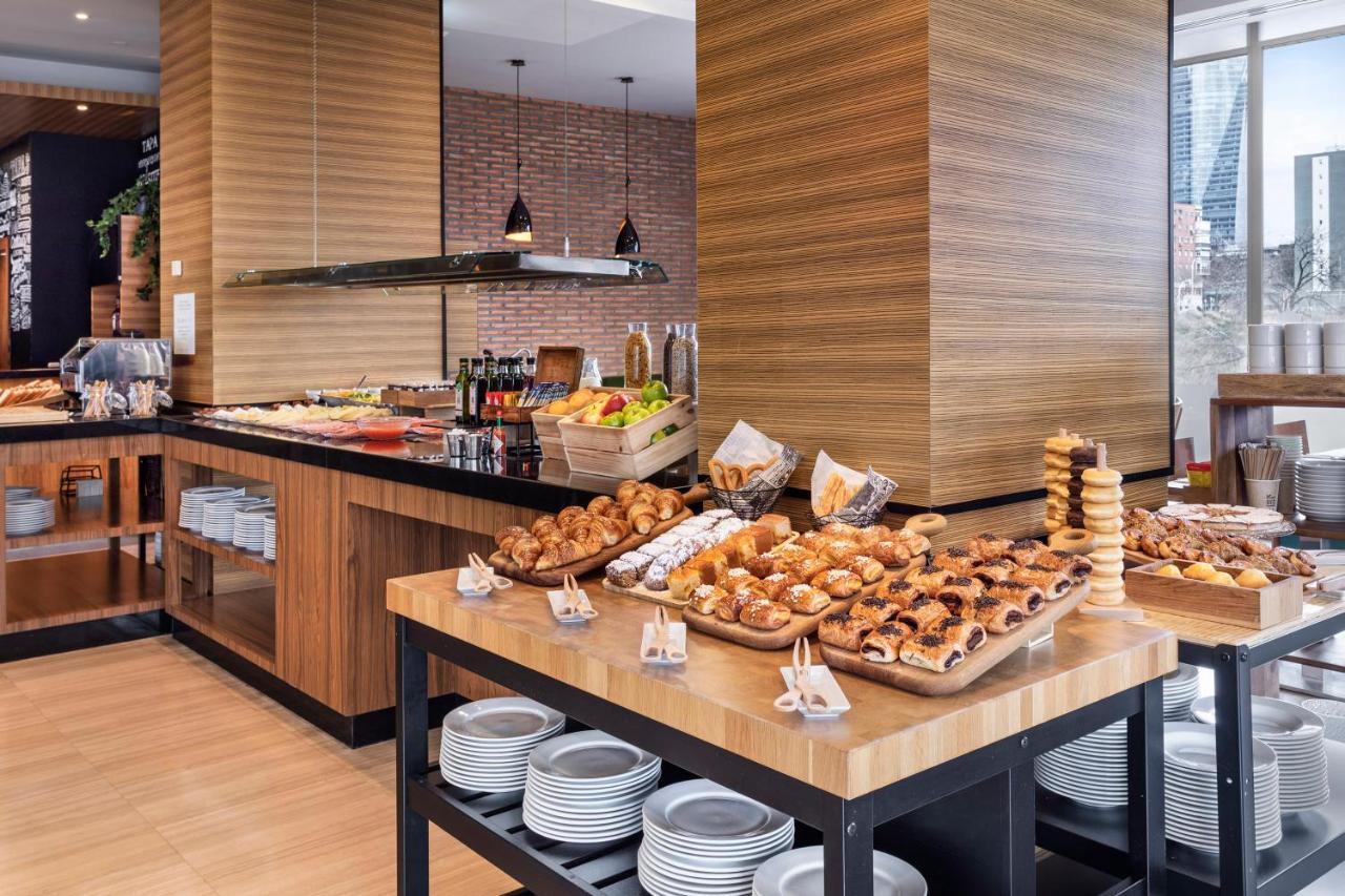 Hotel Madrid Chamartin, Affiliated By Melia Exteriör bild