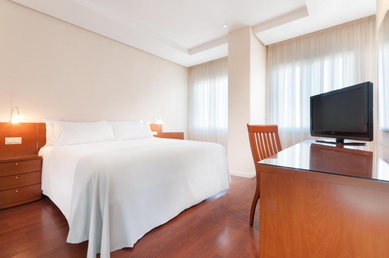 Hotel Madrid Chamartin, Affiliated By Melia Exteriör bild